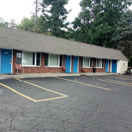 Baw Beese Inn Hillsdale Exterior foto
