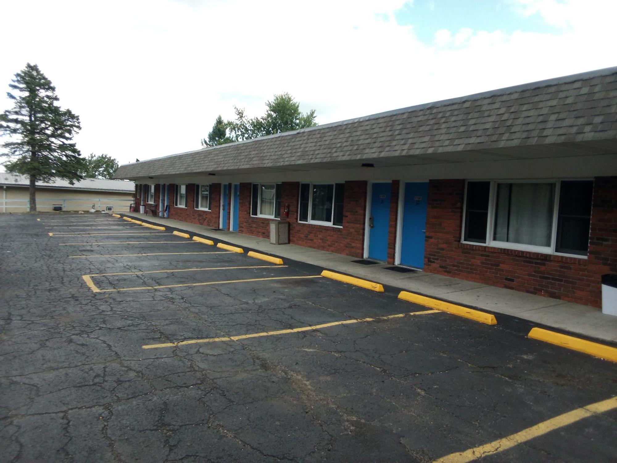 Baw Beese Inn Hillsdale Exterior foto
